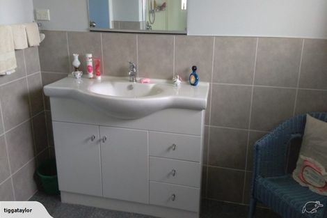 Photo of property in 4 Giles Way, Tanners Point, Katikati, 3177