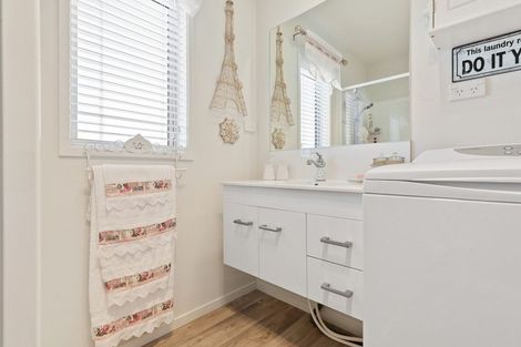 Photo of property in 11 Kamahi Crescent, Papamoa Beach, Papamoa, 3118