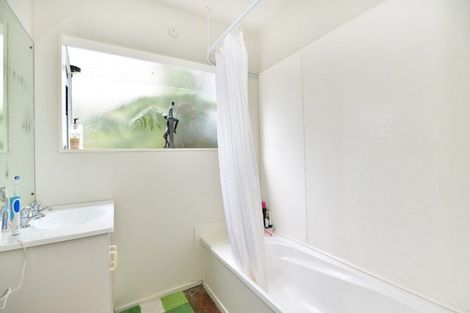 Photo of property in 20c Poplar Road, Stanmore Bay, Whangaparaoa, 0932