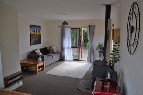 Photo of property in 16 Tawa Street, Tokomaru, Palmerston North, 4474