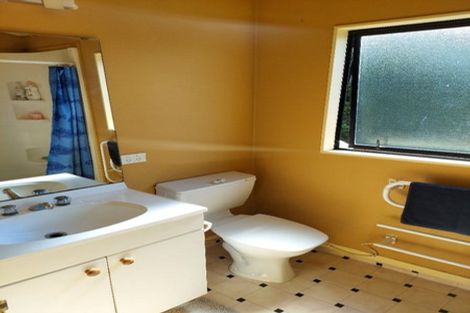 Photo of property in 15 Van Dyke Place, West Harbour, Auckland, 0618