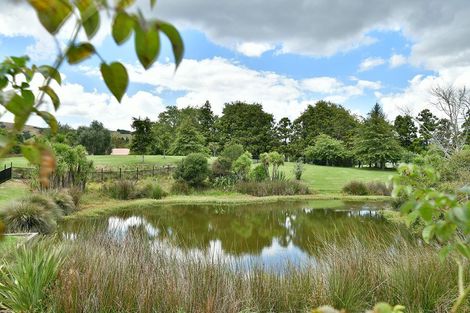 Photo of property in 29 Cabeleigh Drive, Helensville, 0800