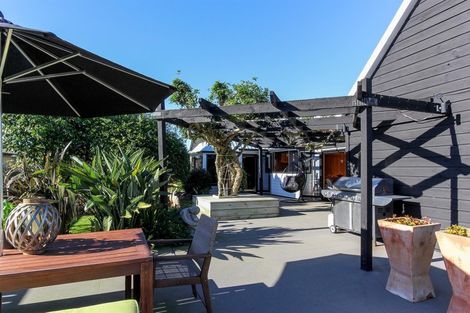 Photo of property in 51 Heta Road, Highlands Park, New Plymouth, 4312