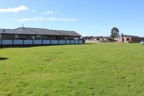 Photo of property in 16 Takahe Lane, Te Anau, 9679