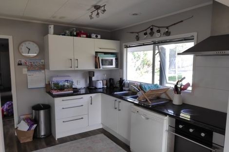 Photo of property in 8 Elizabeth Drive, West Harbour, Auckland, 0618