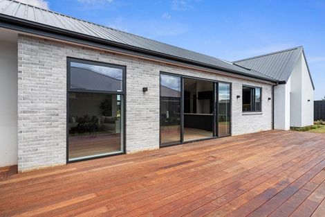 Photo of property in 11 Homestead Drive, Rangiora, 7400