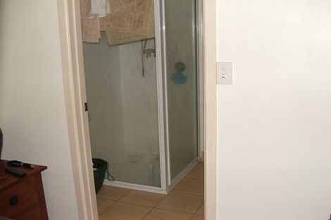 Photo of property in 2/17a Hillcrest Avenue, Hillcrest, Auckland, 0627