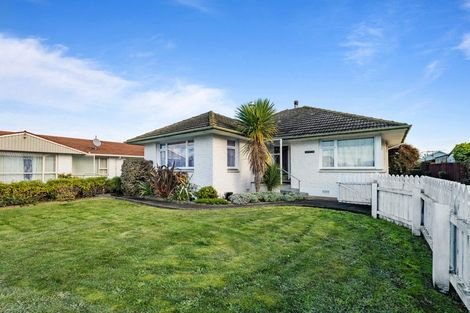 Photo of property in 205 Main North Road, Redwood, Christchurch, 8051