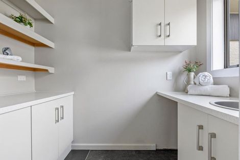 Photo of property in 48 Glenharrow Avenue, Avonhead, Christchurch, 8042