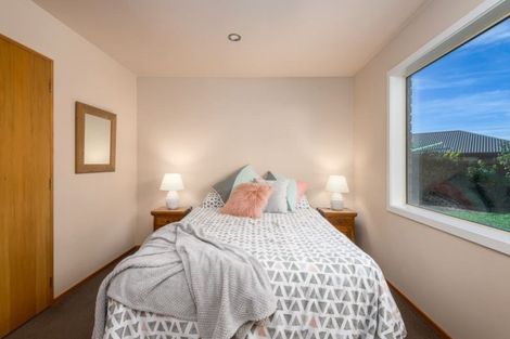 Photo of property in 4 Hemingford Place, Halswell, Christchurch, 8025