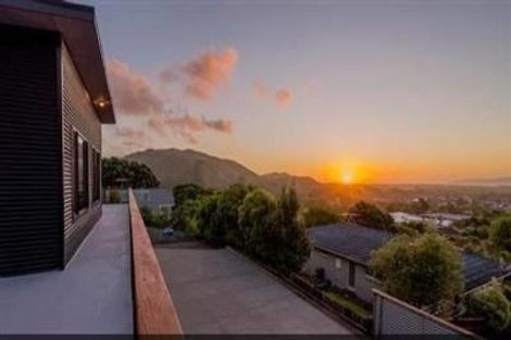 Photo of property in 45b Kakariki Grove, Waikanae, 5036