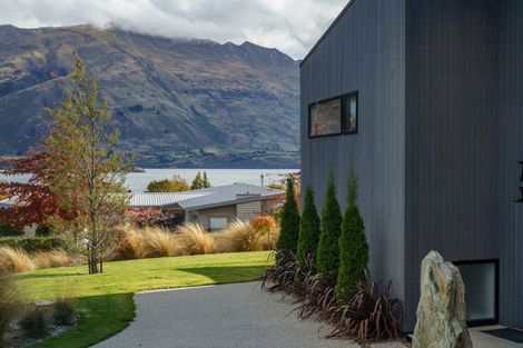 Photo of property in 9 Forest Heights, Wanaka, 9305