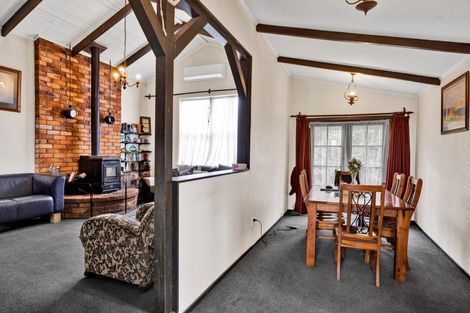 Photo of property in 150 Wirihana Road, Hawera, 4674