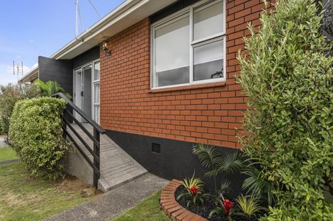 Photo of property in 1/58 Paynters Avenue, Strandon, New Plymouth, 4312