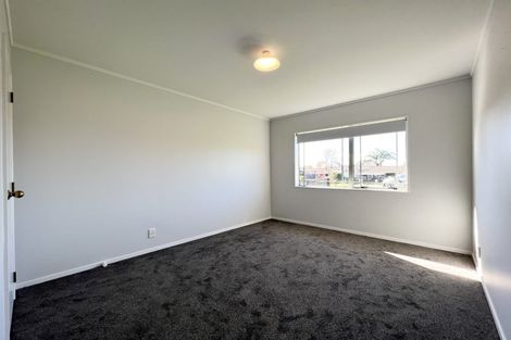 Photo of property in 48 Bodi Place, Te Atatu South, Auckland, 0610