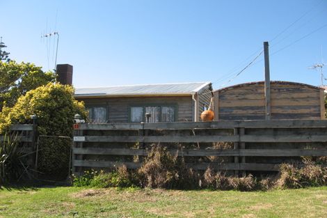 Photo of property in 11 Raukawa Street, Himatangi Beach, Foxton, 4891
