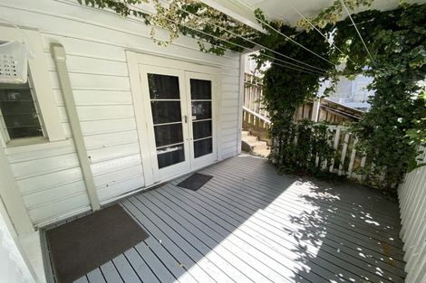 Photo of property in 4a Easdale Street, Kelburn, Wellington, 6012