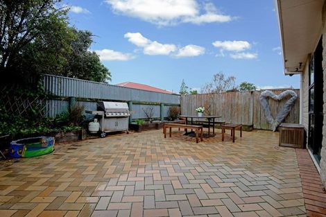Photo of property in 15 Woburn Place, Takaro, Palmerston North, 4412