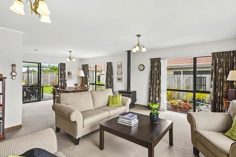 Photo of property in 44 Hadleigh Court, Paraparaumu, 5032