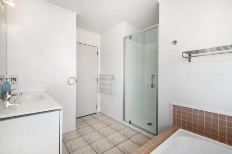 Photo of property in 20 Ronald Macken Place, Windsor Park, Auckland, 0632