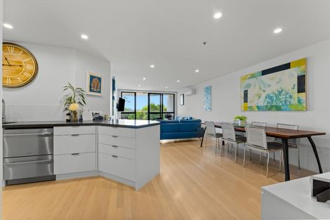Photo of property in Mon Desir Apartments, 4b/175 Hurstmere Road, Takapuna, Auckland, 0622