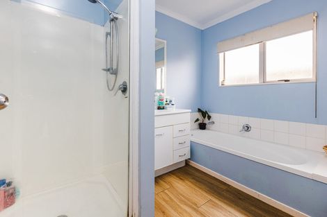 Photo of property in 35 Peverill Crescent, Papatoetoe, Auckland, 2025