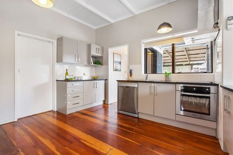 Photo of property in 1/16 Reeves Road, Pakuranga, Auckland, 2010