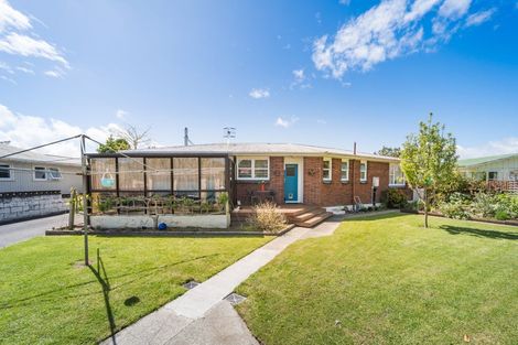 Photo of property in 5 Tingey Place, Awapuni, Palmerston North, 4412