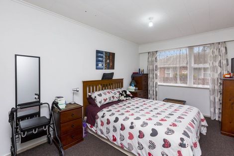 Photo of property in 2/13 Sutherland Avenue, Silverstream, Upper Hutt, 5019