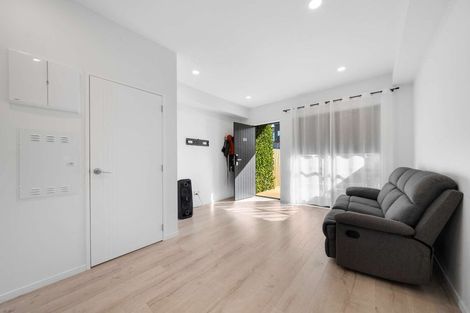 Photo of property in 132 Tiriwa Drive, Massey, Auckland, 0614