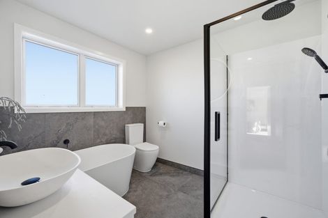 Photo of property in 42a Old Lake Road, Narrow Neck, Auckland, 0624
