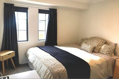 Photo of property in 10 Cayman Place, Unsworth Heights, Auckland, 0632