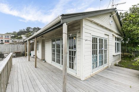 Photo of property in 2 Naughton Terrace, Kilbirnie, Wellington, 6022