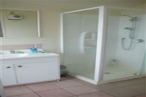 Photo of property in 1/20 Webb Place, Forrest Hill, Auckland, 0620