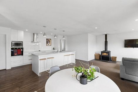 Photo of property in 27 Marbleleaf Lane, Albert Town, Wanaka, 9305