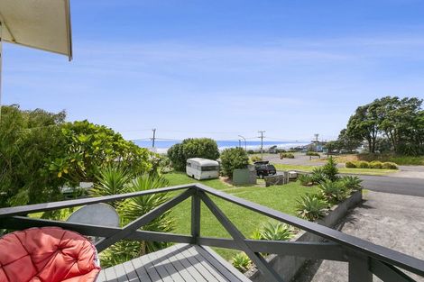 Photo of property in 4 Shearer Drive, Oakura, 4314