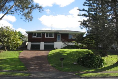 Photo of property in 25 Alton Terrace, Pakuranga Heights, Auckland, 2010