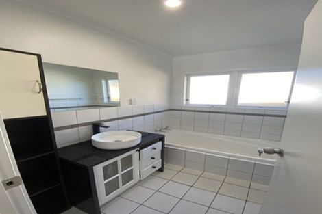 Photo of property in 106 Canongate Street, Birkdale, Auckland, 0626