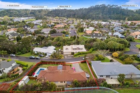 Photo of property in 8 Stonedge Lane, Rosedale, Auckland, 0632