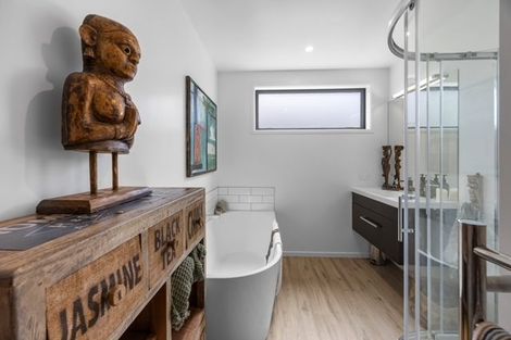 Photo of property in 42 Obelisk Street, Wanaka, 9305