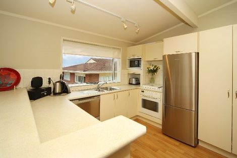 Photo of property in 48 Knightsbridge Drive, Forrest Hill, Auckland, 0620