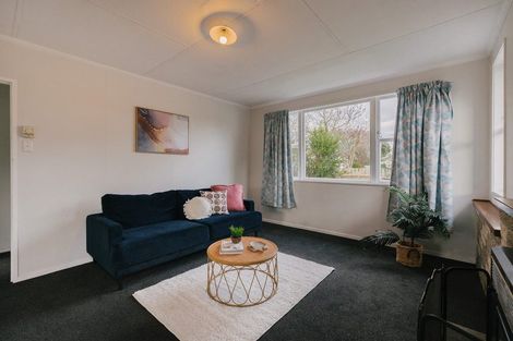 Photo of property in 25 Mokau Place, Terrace End, Palmerston North, 4410