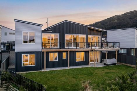 Photo of property in 32 Hokioi Drive, Kenepuru, Porirua, 5022