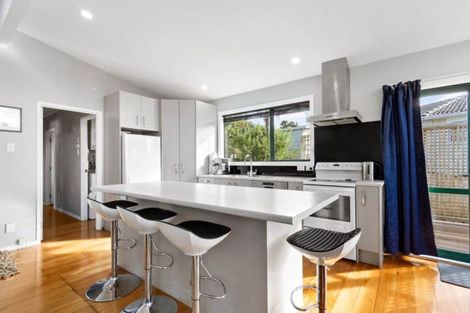 Photo of property in 36 Thornlow Street, Glendene, Auckland, 0602