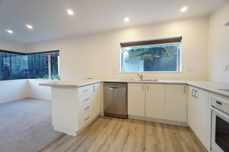 Photo of property in 2/46 La Trobe Street, Pakuranga Heights, Auckland, 2010