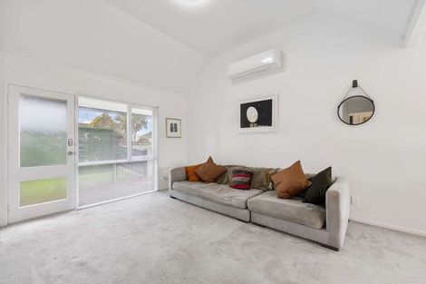 Photo of property in 52o Pilkington Road, Panmure, Auckland, 1072