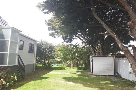 Photo of property in 2/290 Wairau Road, Glenfield, Auckland, 0629