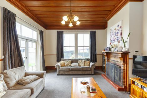 Photo of property in 8 Winston Avenue, Hokowhitu, Palmerston North, 4410