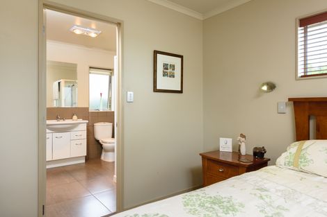 Photo of property in 21 Roger Guy Place, Welcome Bay, Tauranga, 3175