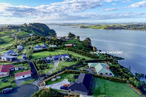 Photo of property in 16 Kotare Crescent, Pahi, Paparoa, 0571